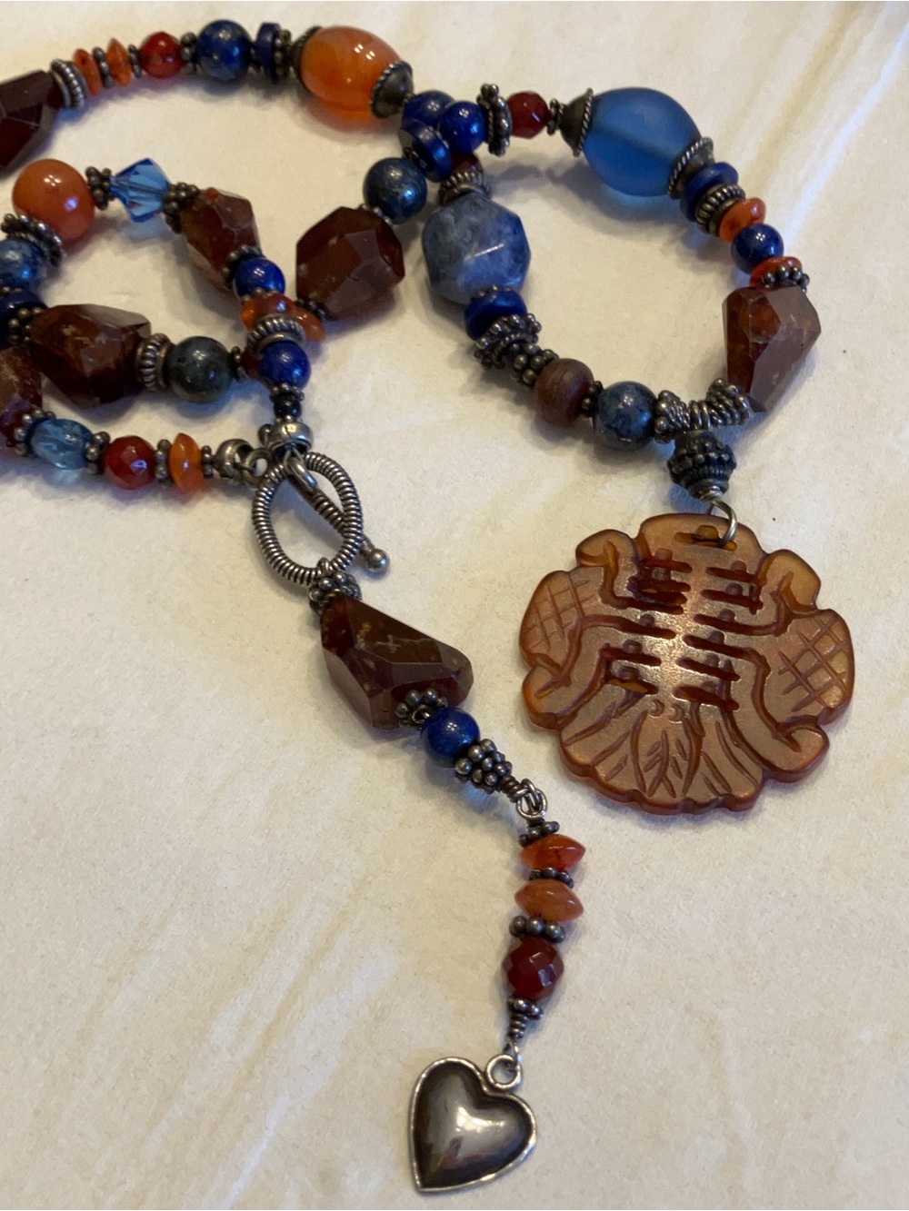 VINTAGE CHINESE CARVED PENDANT WITH LAPIS,CARNELIAN AND AGATE CHAIN
